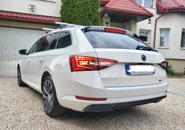 Skoda Superb cena 64900 przebieg: 204000, rok produkcji 2016 z Wyszków małe 704